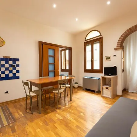 Zannoni 4 Apartment Florence